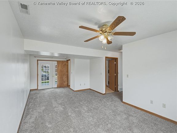 5th image of 1702 Jackson Ave