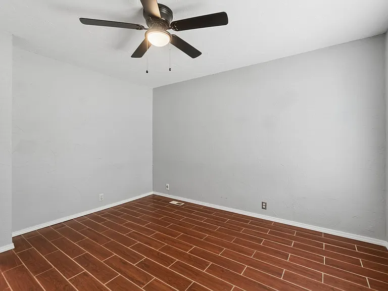 1308 Kelly Park Rd — Photo 18
