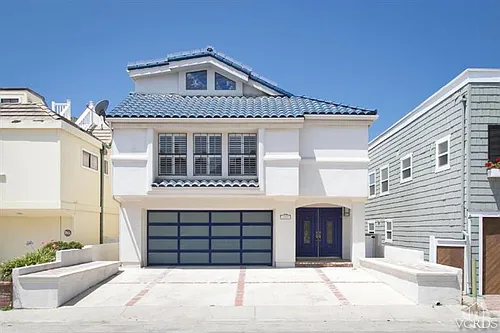 4025 Ocean Dr Photo 1