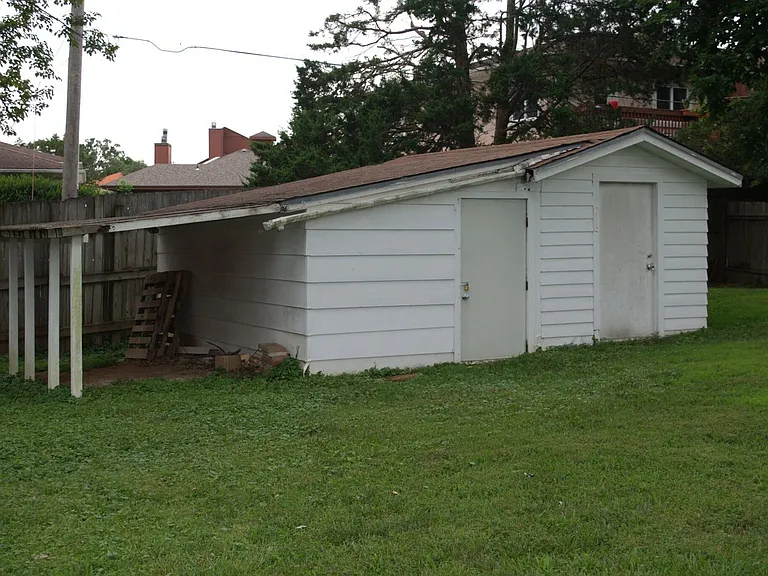 416 Victoria Dr — Photo 30