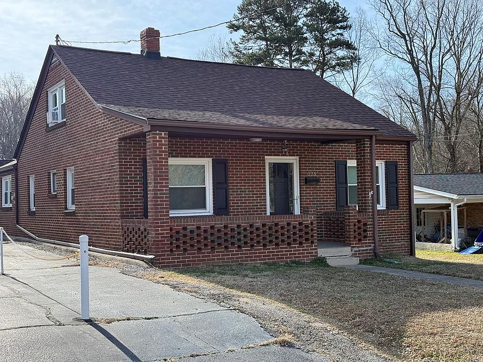 1st image of 225 Clarkson St