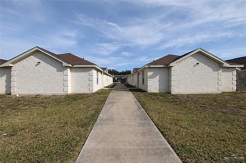 912 French Ave #1 Photo 1