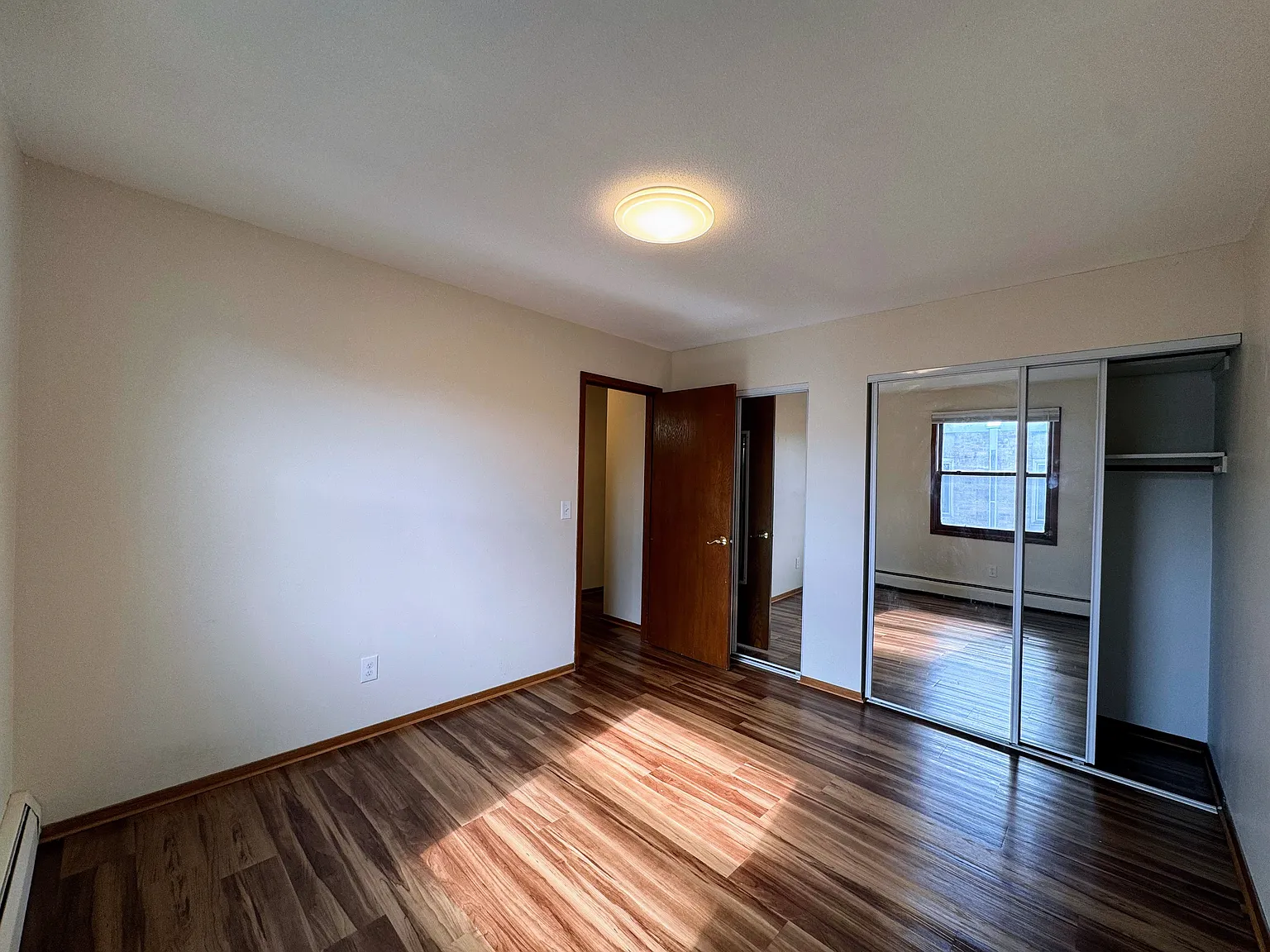 301 University Ave SE — Photo 4