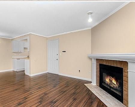 4th image of 21303 52nd Ave W