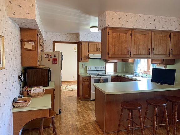 2nd image of 609 Township Road 1275