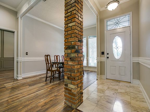 2nd image of 2408 Bowie Dr