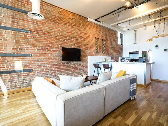 5th image of 2323 W 30th Ave APT 1
