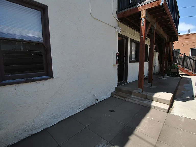 312 Temple Ave #D — Photo 17