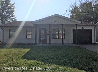 706 Saint Barbara Ln, Cahokia, IL 62206