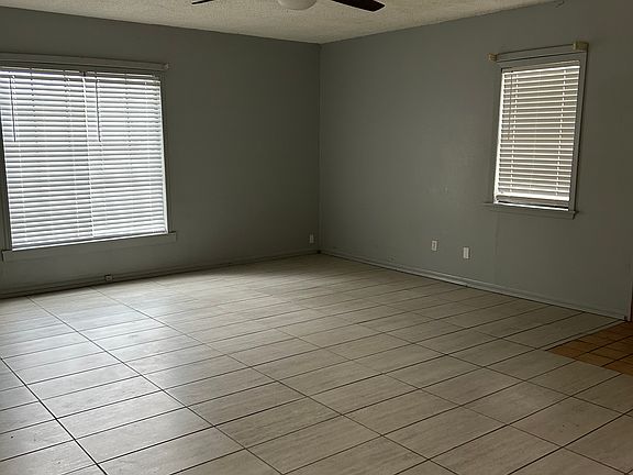 2nd image of 121 Grant 167062 St #167062