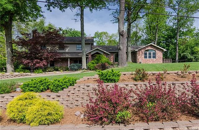 1st image of 417 W Lake Dr
