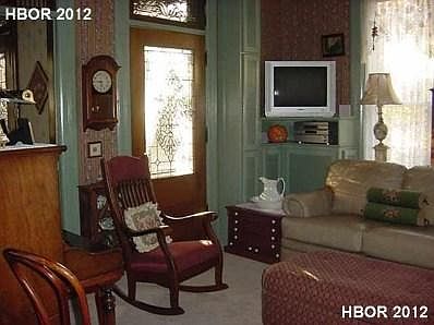 2nd image of 179 Sycamore St