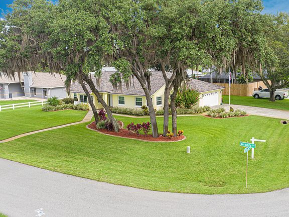 2nd image of 203 Veranda Dr