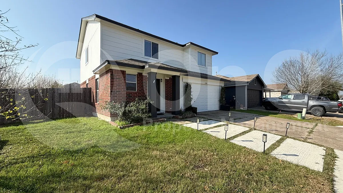 3 bed, 2.5 bath, 1589 sqft, $1,799 — Photo 2