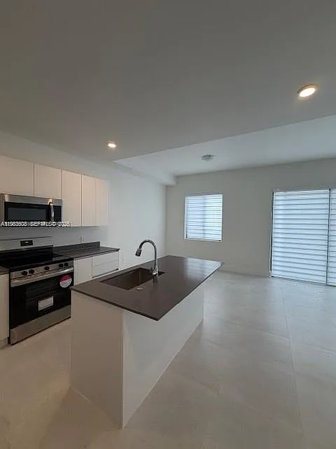 4 bed, 1600 sqft, $2,750 — Photo 3