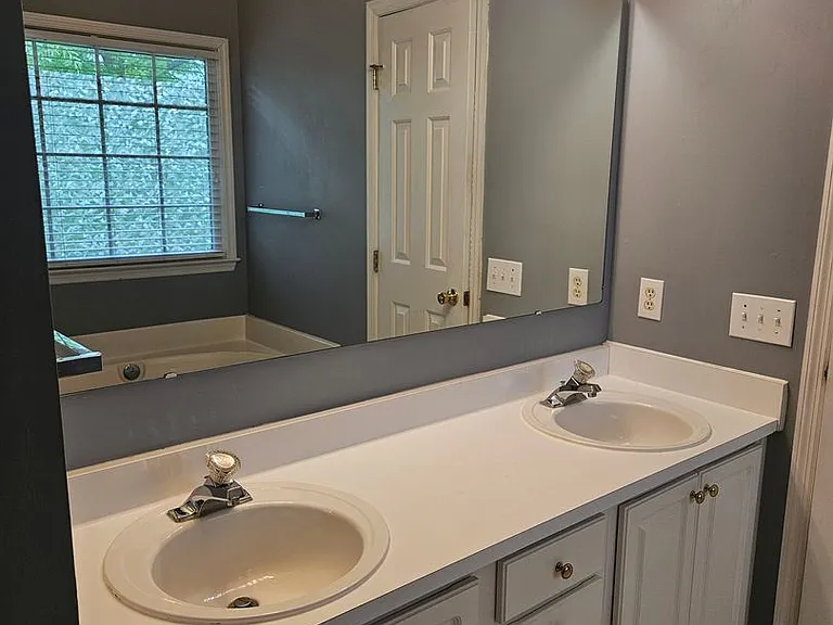 409 Shamus Ct — Photo 13