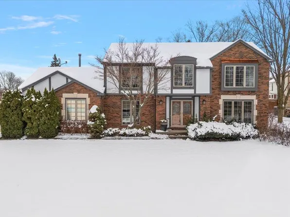 38275 Fleetwood Dr, Farmington Hills, MI 48331