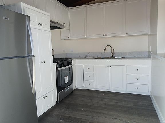 3rd image of 3970 Kendall St