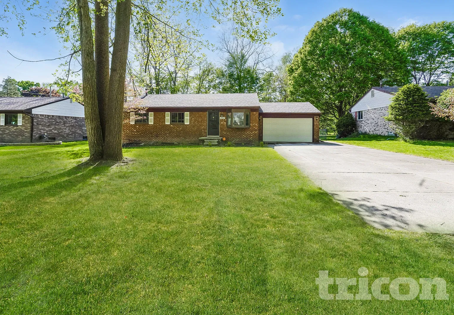 19807 Melvin Street Livonia MI — Photo 1