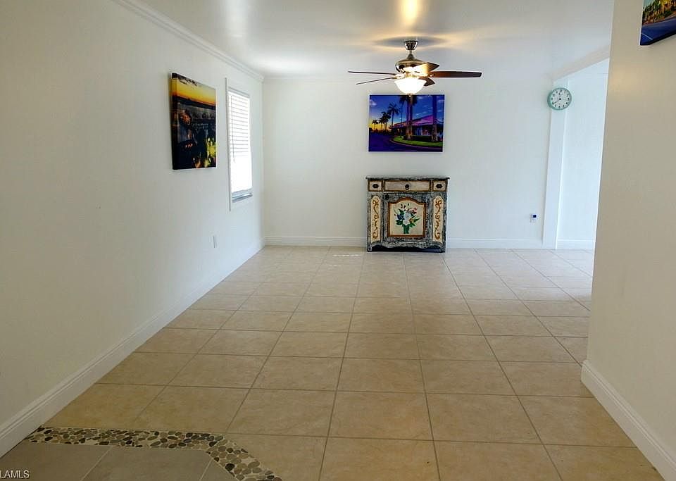 1st image of 608 12th Ave S #608