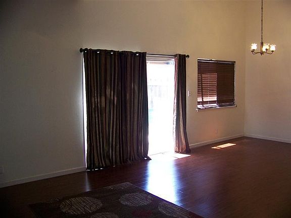 4th image of 270 S Argyle Ave