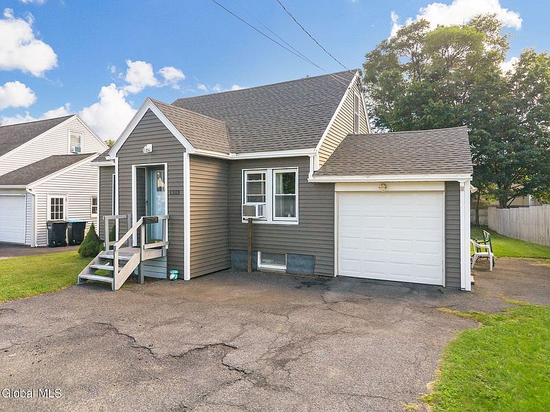 3rd image of 1313 Palma Avenue