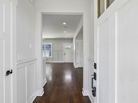 3rd image of 2136A Buena Vista Pike