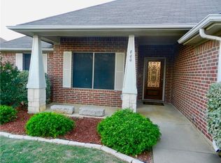 800 Countryside Dr, Aubrey, TX 76227