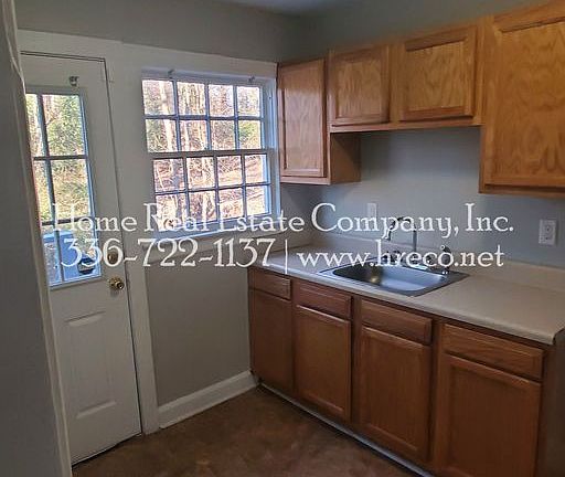 4th image of 1117 W Academy St