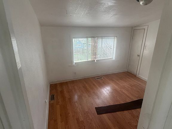 5th image of 421 Morrow St
