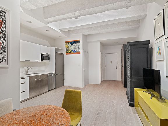 4th image of 354 Broome St APT 3G