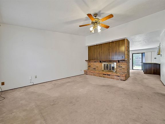 4th image of 2614 Hummingbird Ln