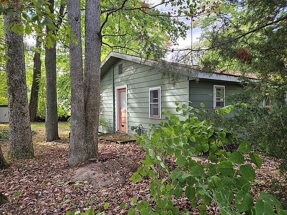 3rd image of 8777 Vanderstel Dr