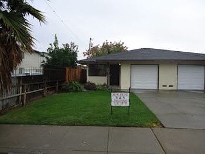 1st image of 2131 Oakmont Way