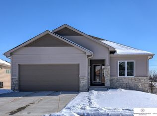 14451 Read St, Bennington, NE 68007