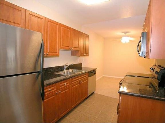2nd image of 2930 Alta View Dr #207