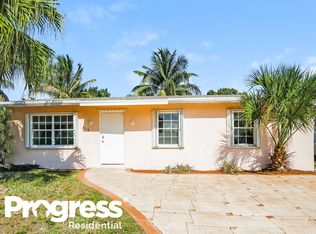 318 SW 77th Ter, Pompano Beach, FL 33068