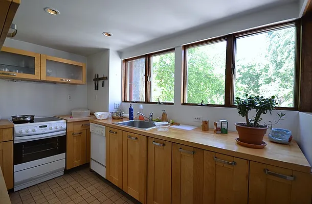 Rented by Bold New York | media 27