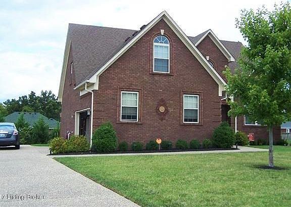 3rd image of 348 Autumn Glen Dr
