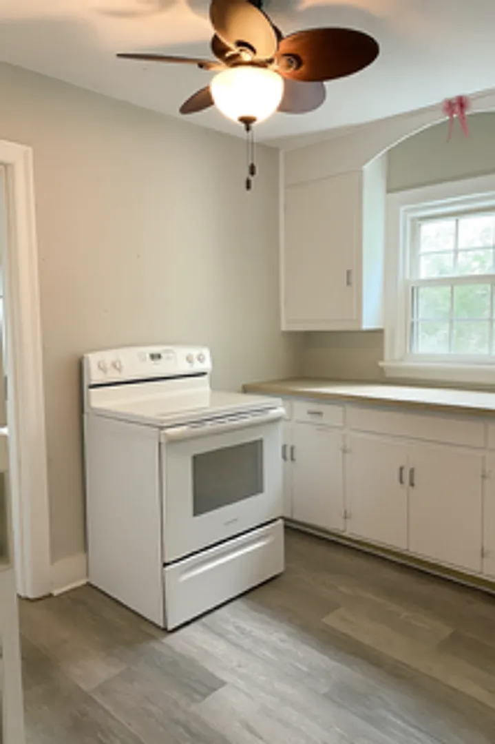 Building Photo - 367 Rayon Dr