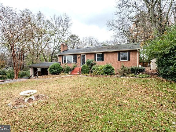 3rd image of 1329 Devils Reach Rd