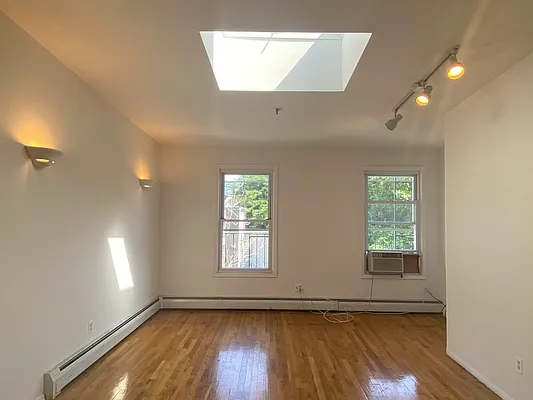 Rented by TheRealEstateCompany.com LLC | media 2