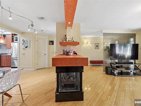 5th image of 29-07 Fair Lawn Ave