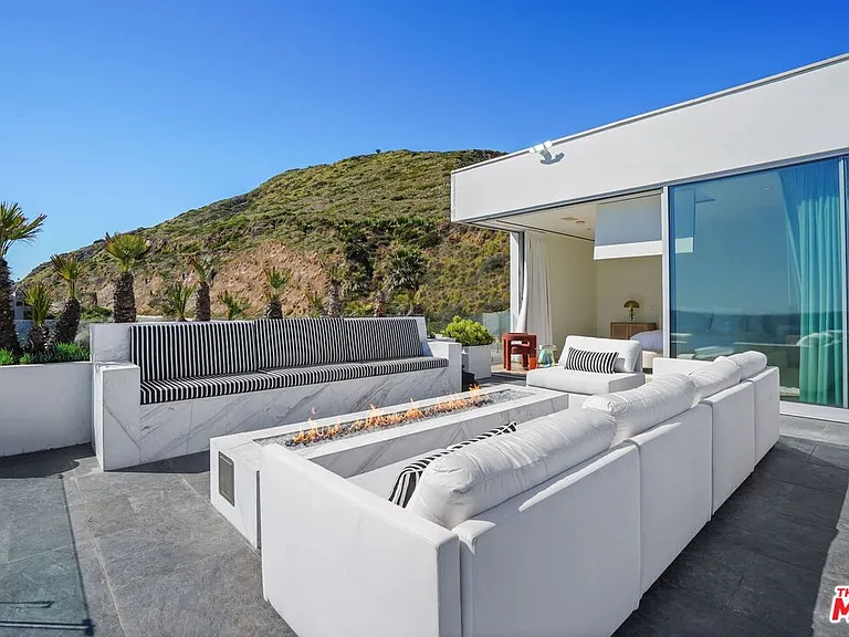 26122 Pacific Coast Hwy — Photo 27