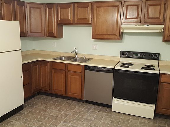 3rd image of 7415 Cedar Knolls Dr