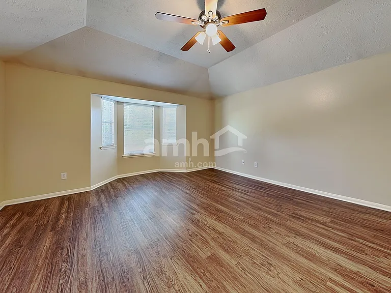 9031 Ferndale View Dr — Photo 10