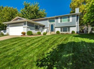 904 W Riverbend Dr, Murray, UT 84123