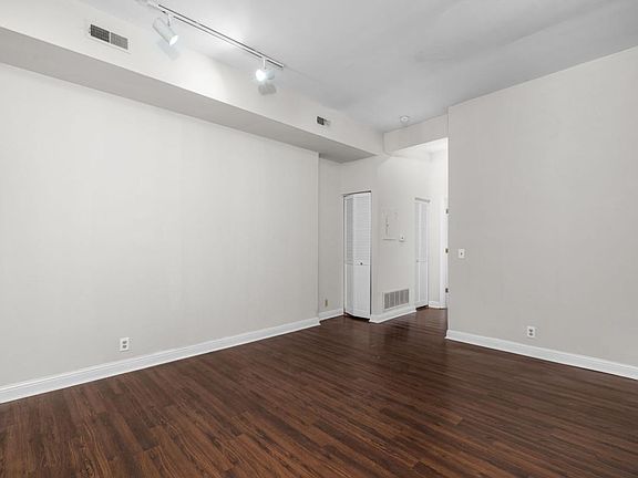 2nd image of 909 Geyer Ave #915AR