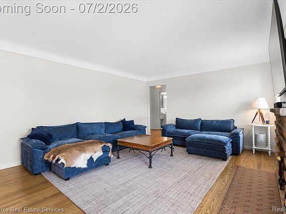 5th image of 22306 Rosedale St