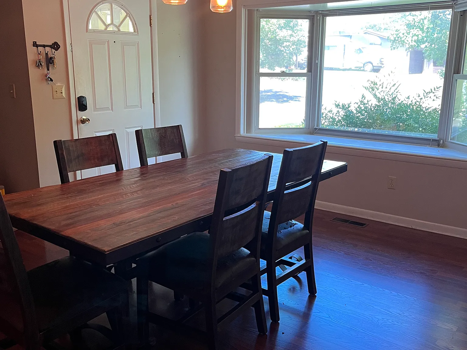 3 bed, 1800 sqft, $2,100 — Photo 4